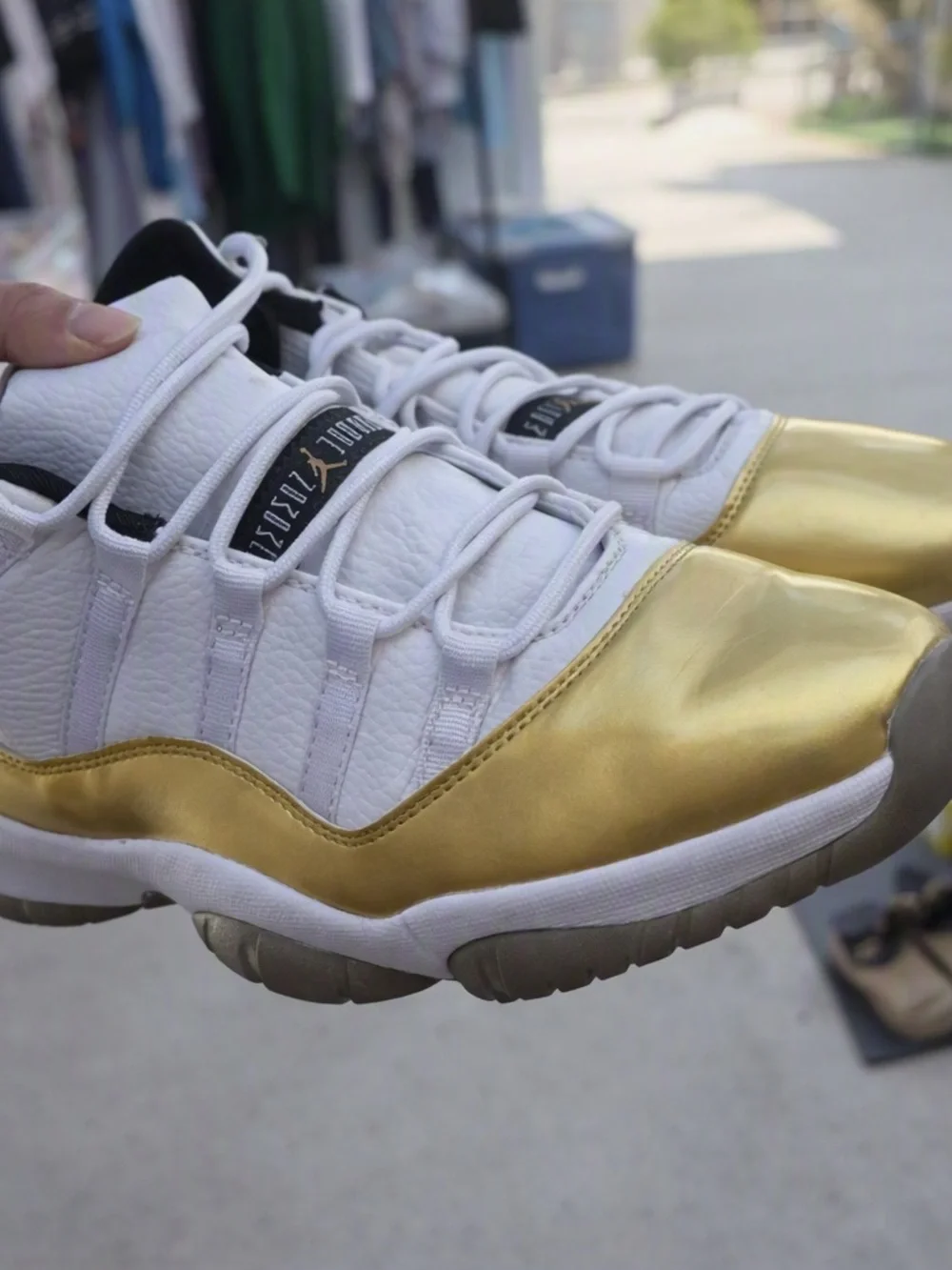 Mens Air Jordan 11 Retro Low “Closing Ceremony” - White/Metallic Gold